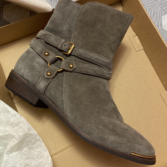 UGG Kelby Mouse Grey Suede Side Zip Short Boots - Picture 3 of 6